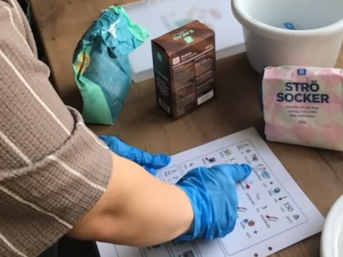 Bildstöd som visar de olika stegen hur man bakar